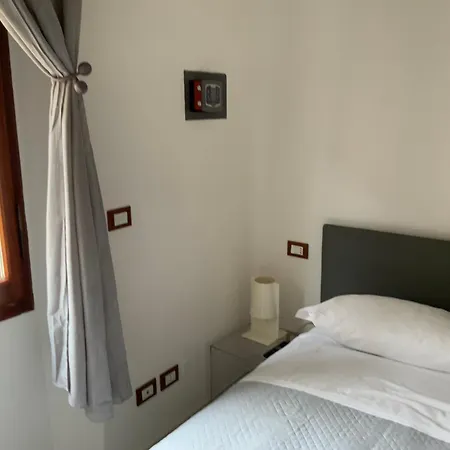 Domus Dotta Center דירה *